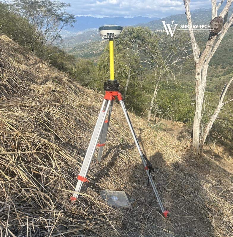 GNSS: receptor sobre un vértice materializado en ladera